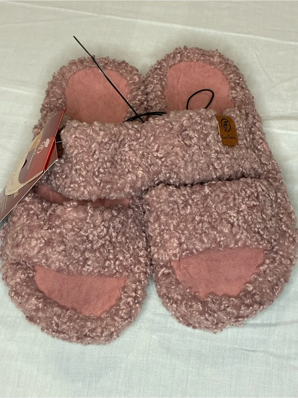 EverFoams Womens Fuzzy Open-toe Slippers